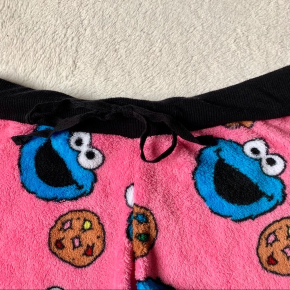π Cookie Monster pink fleece pj shorts size M - Picture 3 of 4